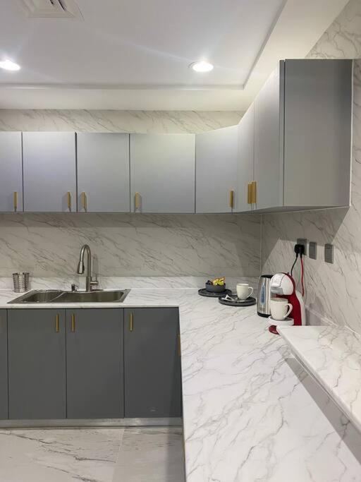 Deal!!! Brand New 1 Bed Condo In The Heart Of Dubai Marina Zewnętrze zdjęcie